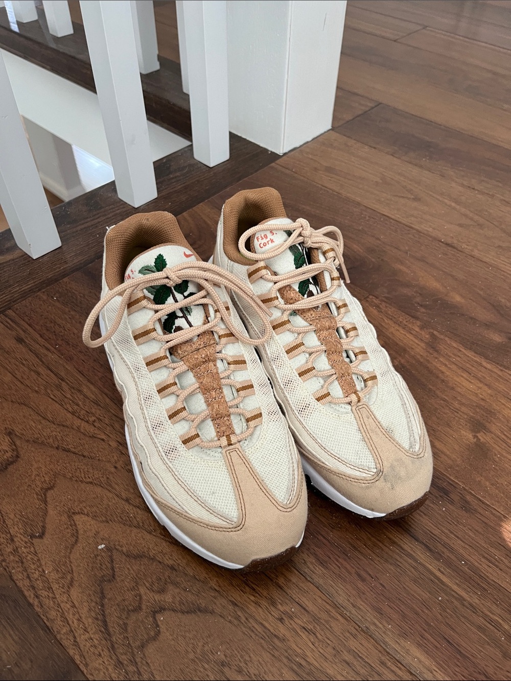 Nike Beige and Cream Mesh Low-Top Sneakers with Leaf Tongue Accent